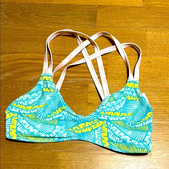 Vineyard Vines Other - Vineyard vines Tropical Print Strappy Bikini Top size S/p NWOT